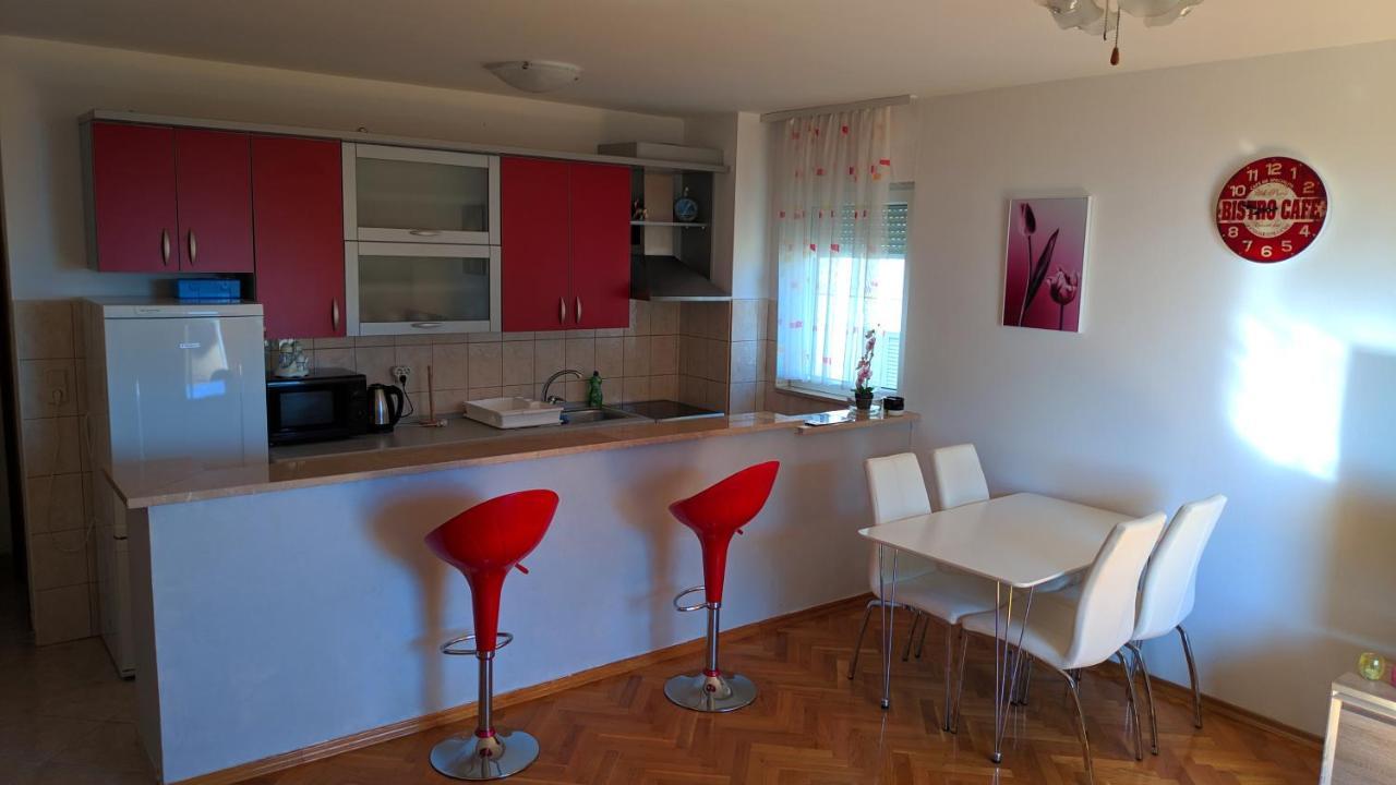 Apartman Baška Voda Екстериор снимка
